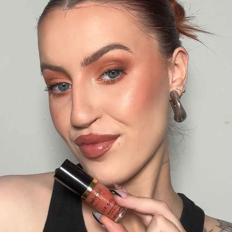 Pumpkin Spice Latte Plumping Lip Oil by KASH Beauty