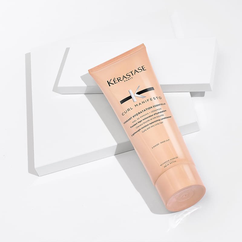 Curl Manifesto Fondant Hydratation Essentielle Lightweight Conditioner by Kérastase