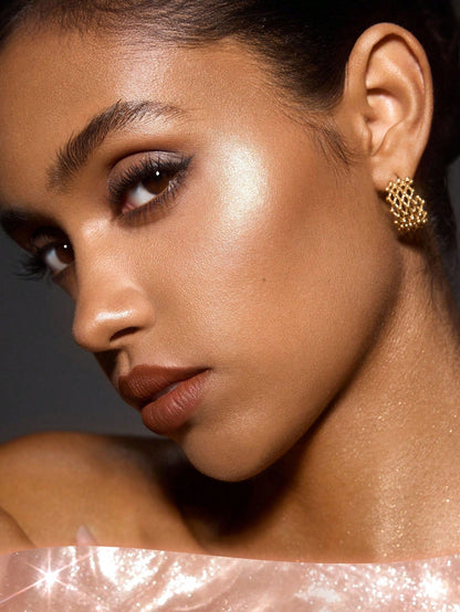 Light Me Up Luminous Setting Spray by Sheglam