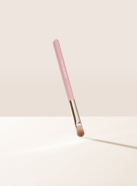Stay Vulnerable All-Over Eyeshadow Brush by Rare Beauty